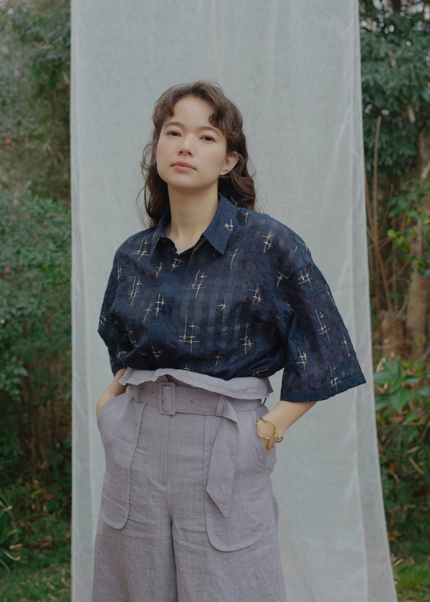 sparkle embroidery shirt (navy)