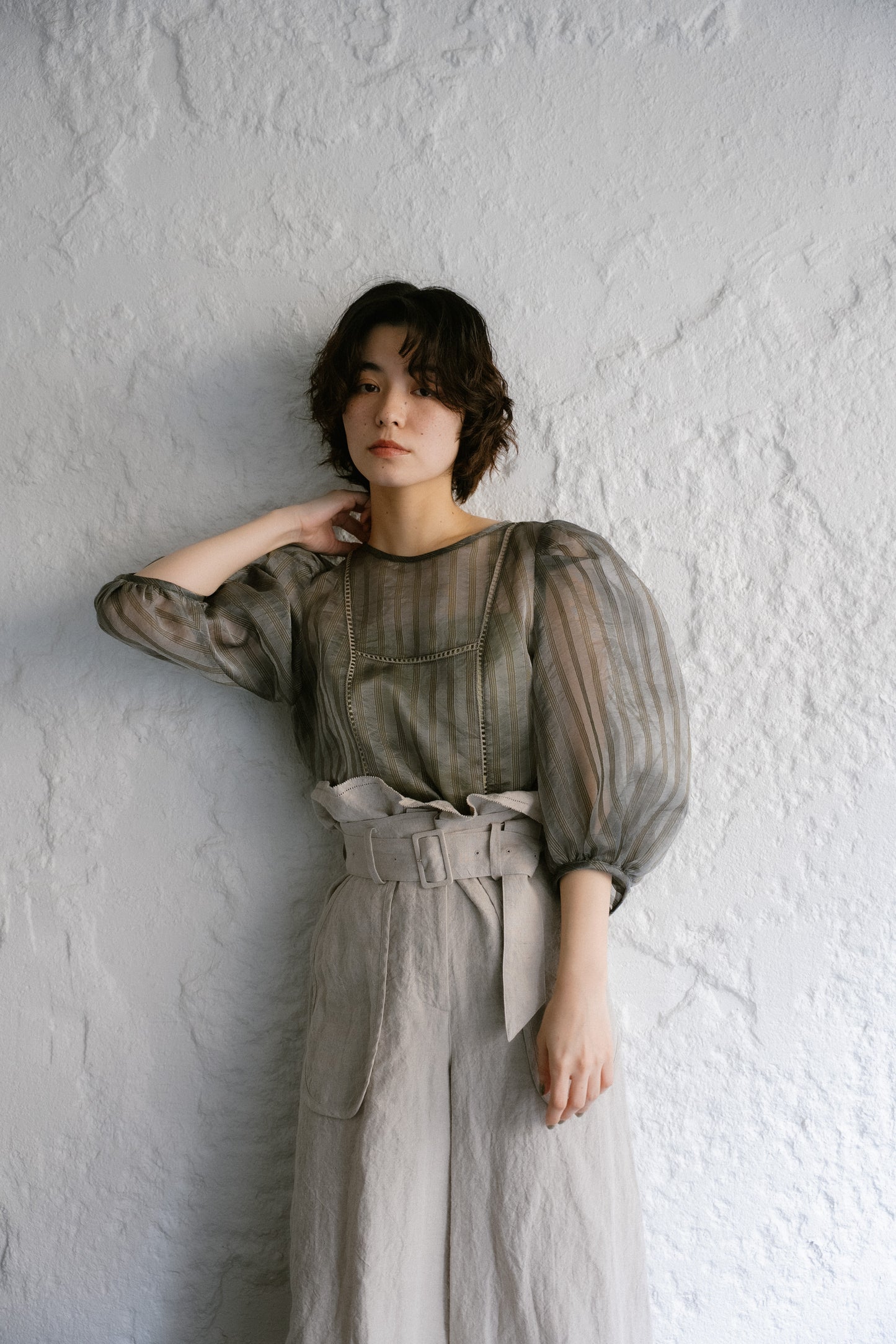 <soon>stripe patch lace mist blouse (khaki)</soon>