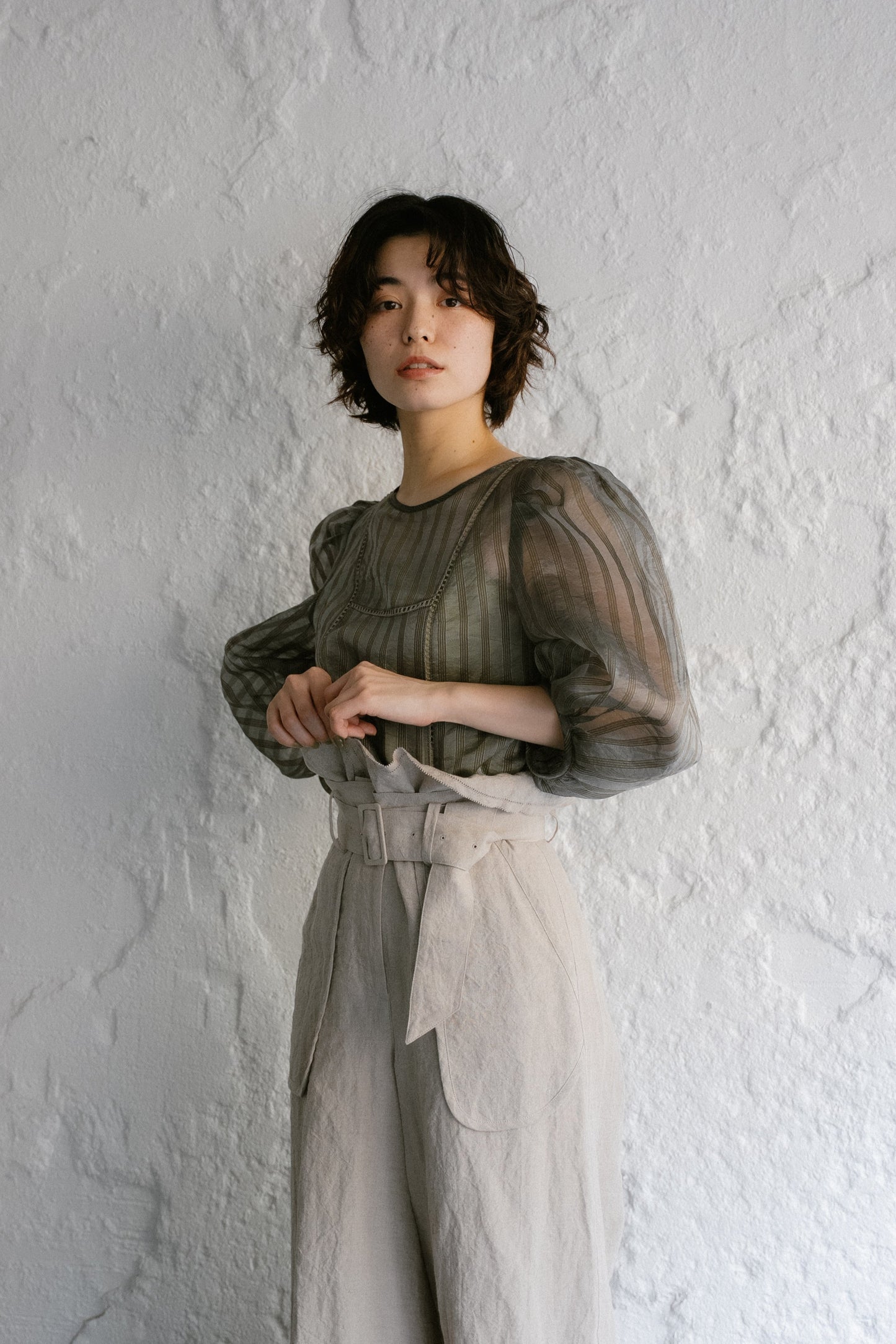 <soon>stripe patch lace mist blouse (khaki)</soon>