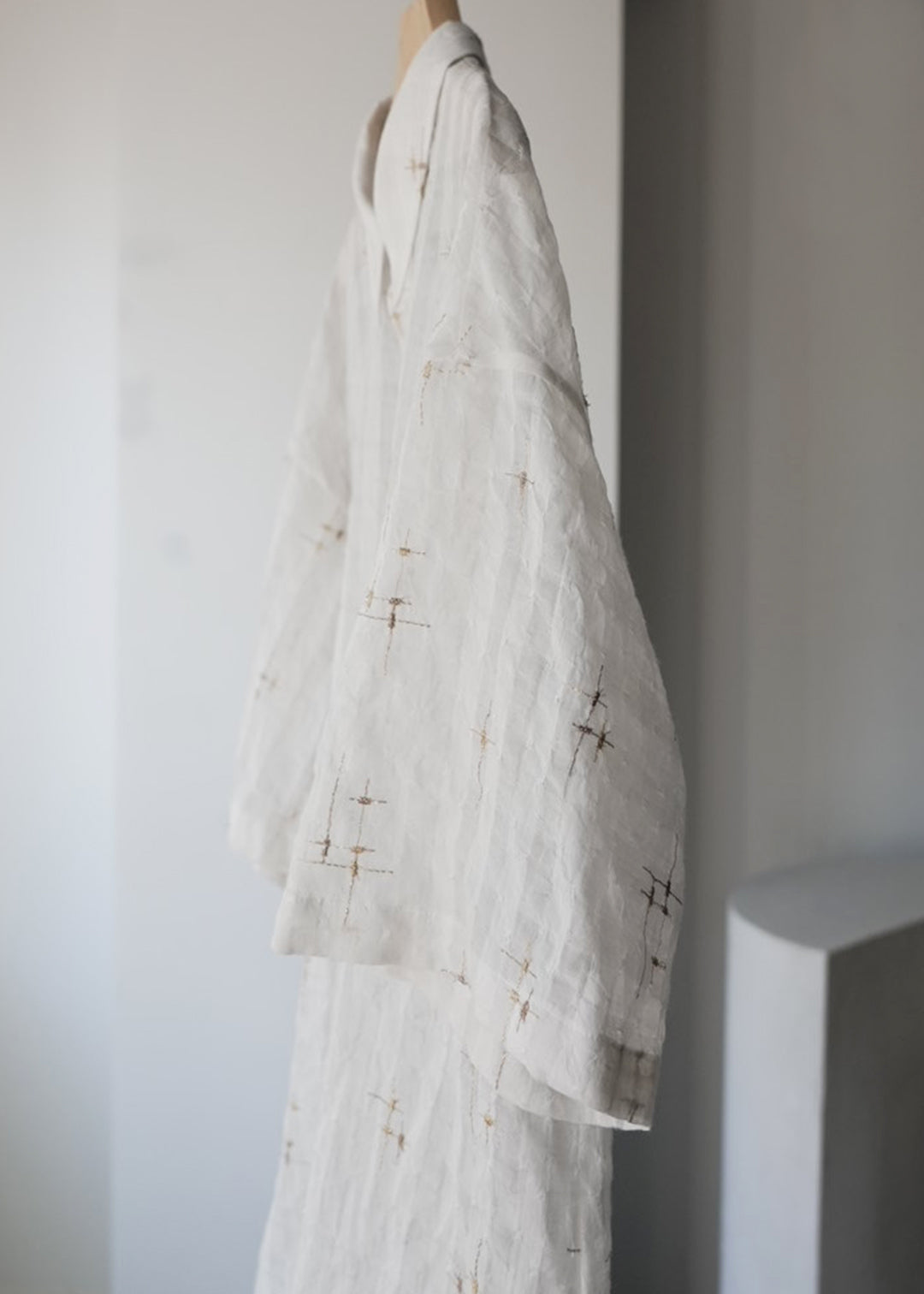 sparkle embroidery shirt (white)