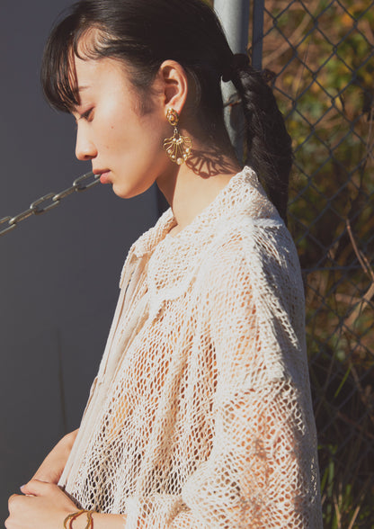 pottery rim lace shirt (écru)