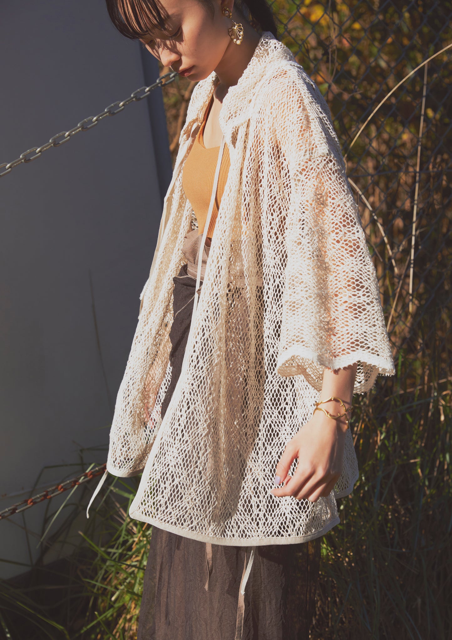 pottery rim lace shirt (écru)