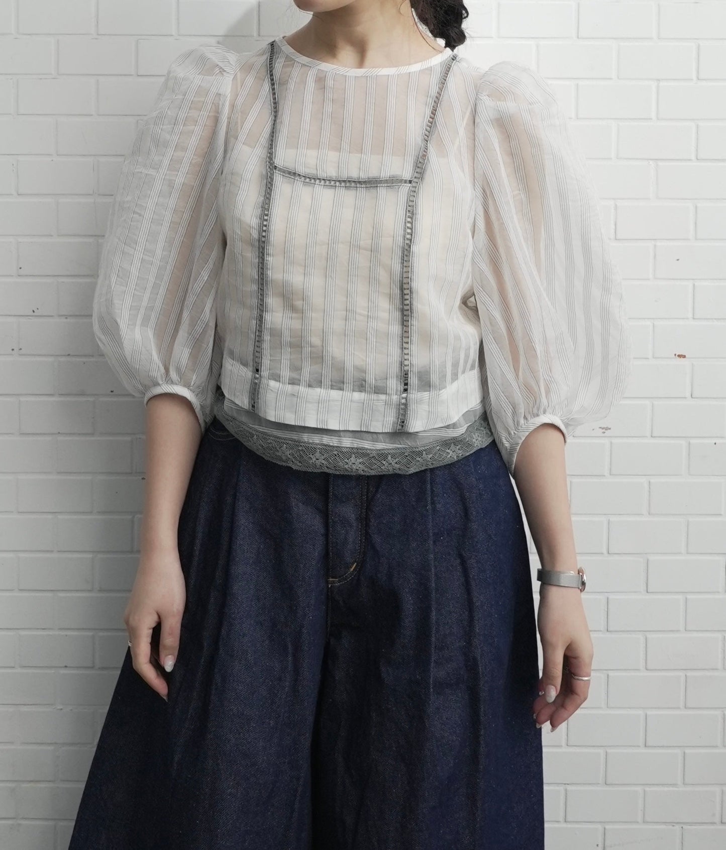 stripe patch lace mist blouse (white gray)