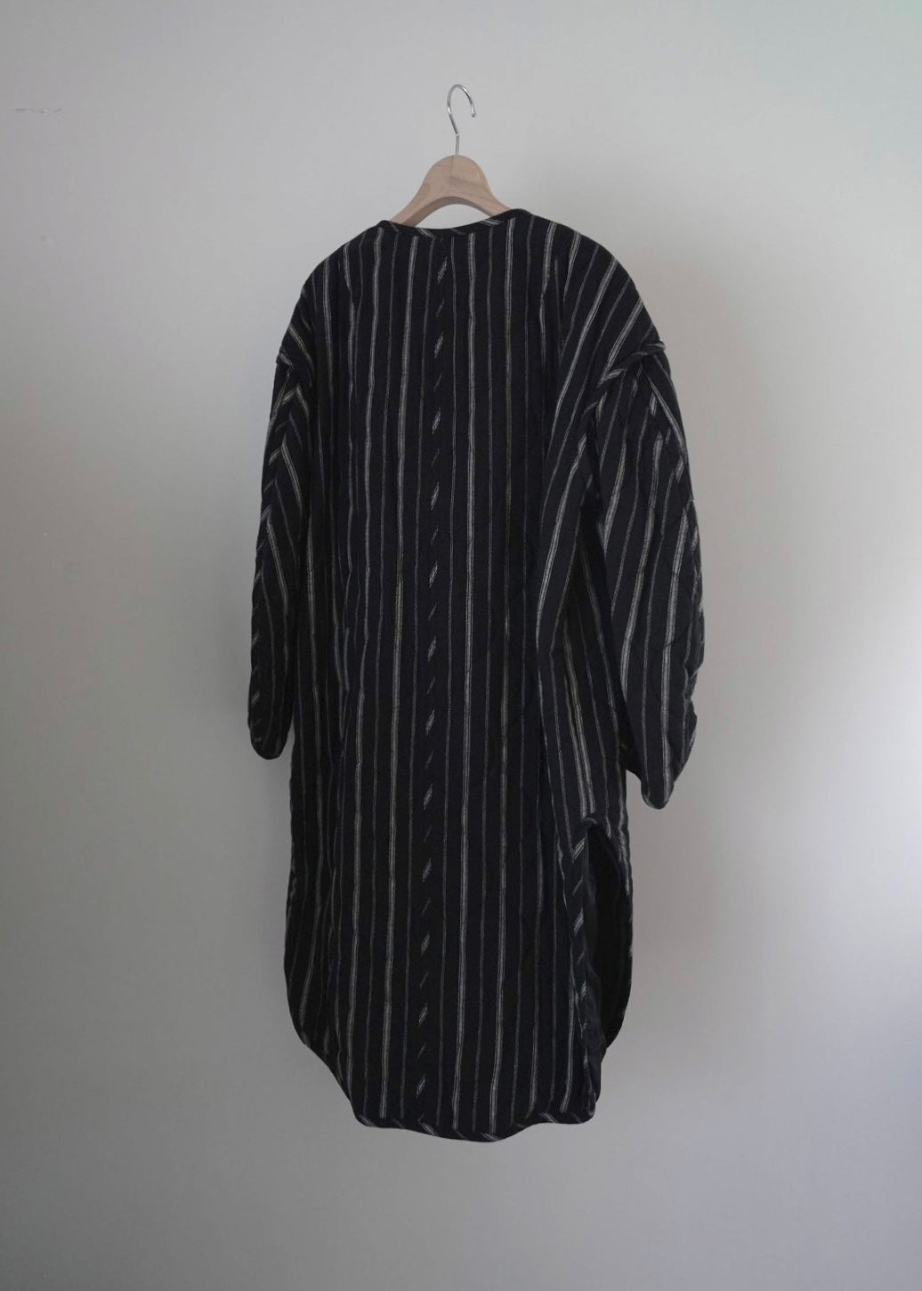 stripe quilt over jacket (black)