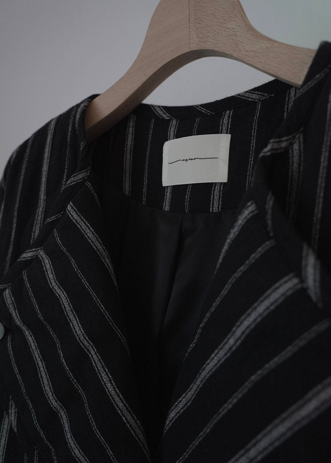 stripe quilt over jacket (black)