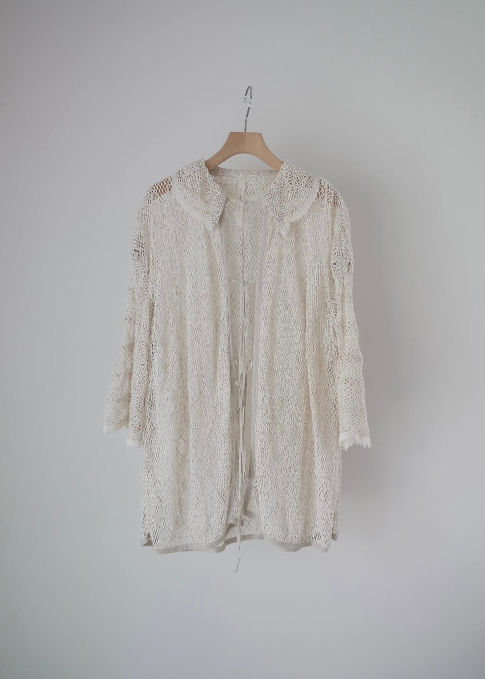 pottery rim lace shirt (écru)