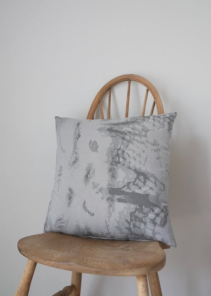 shadow contour jacquard cushion (gray)