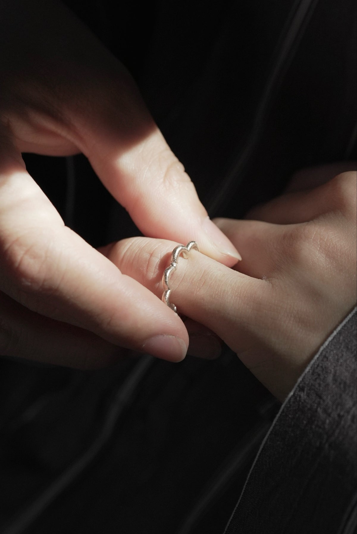 [ pre order ] Dew pinkie ring