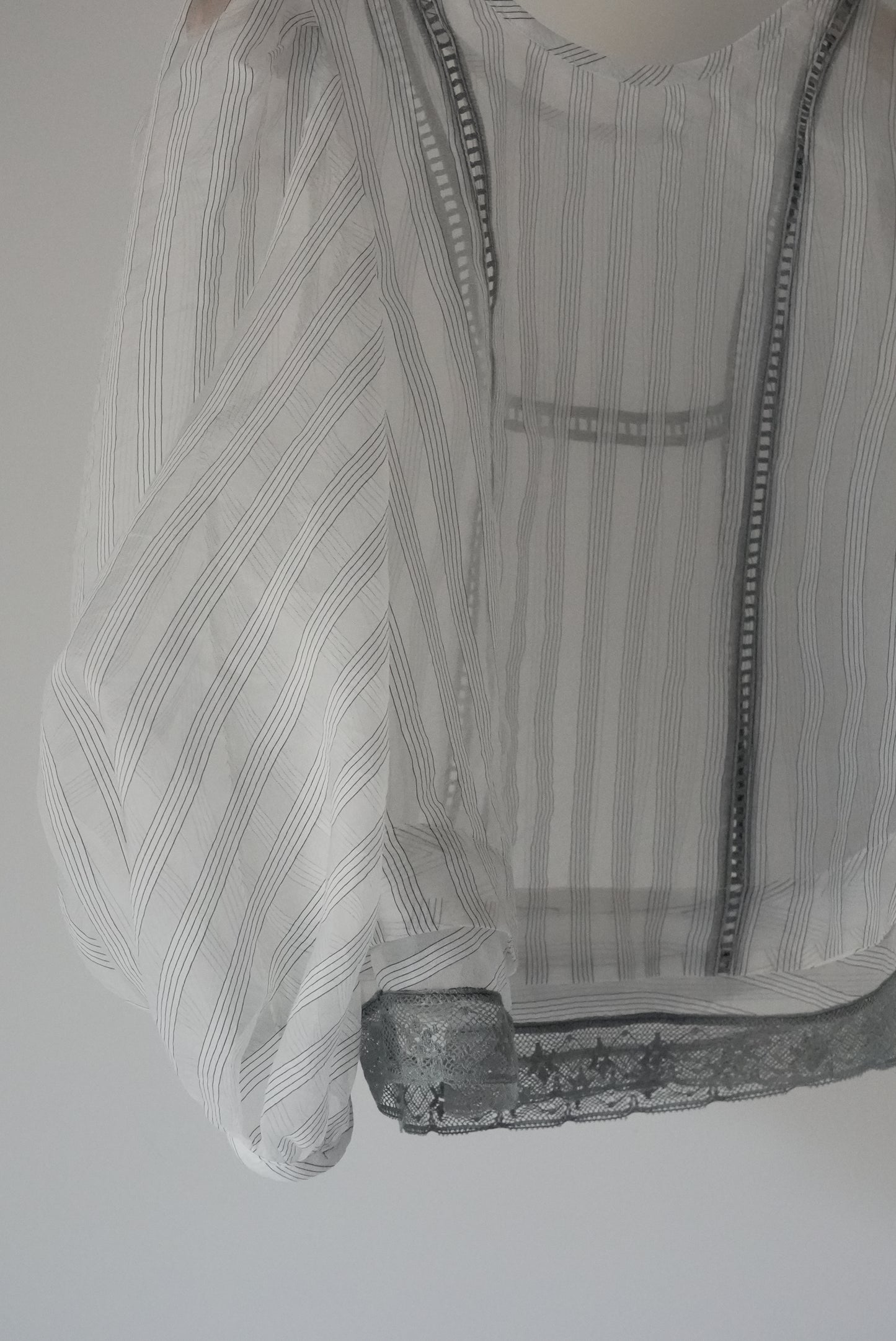 <ご予約商品> stripe patch lace mist blouse ( white gray )