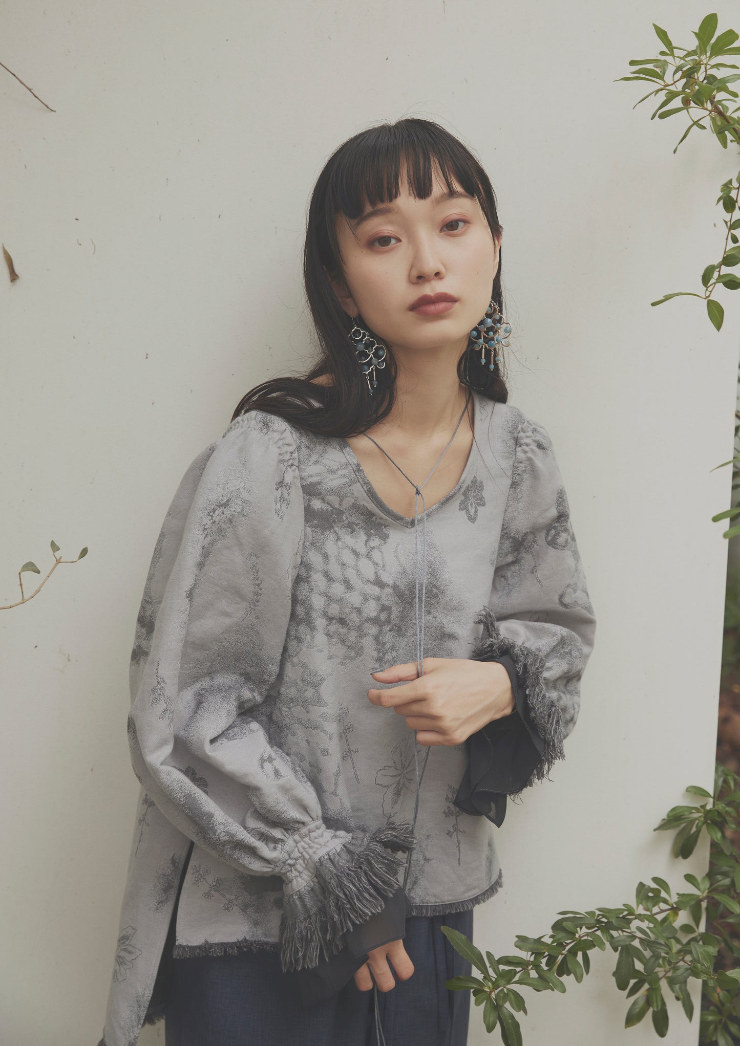 shadow contour jacquard blouse (gray)