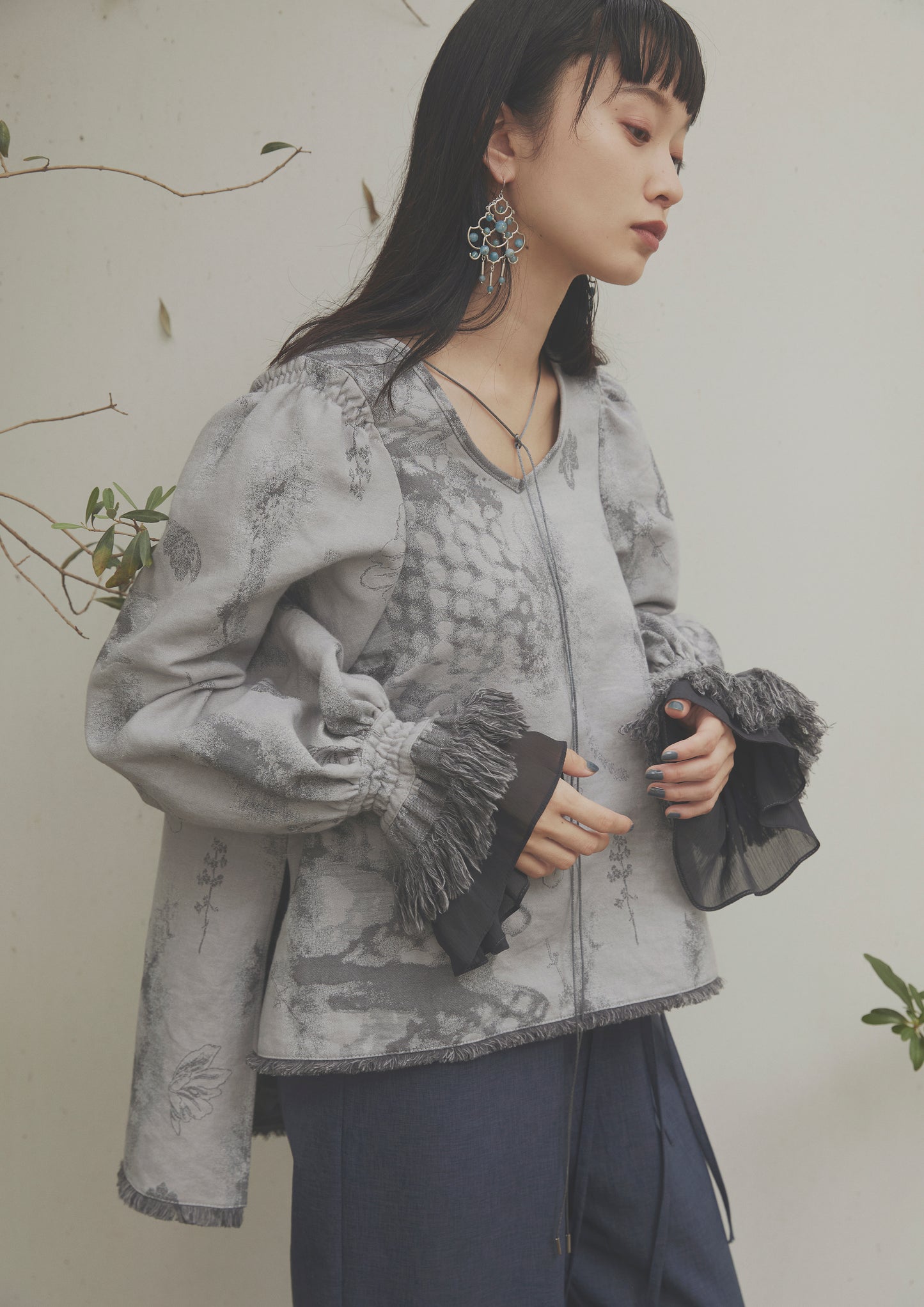 shadow contour jacquard blouse (gray)