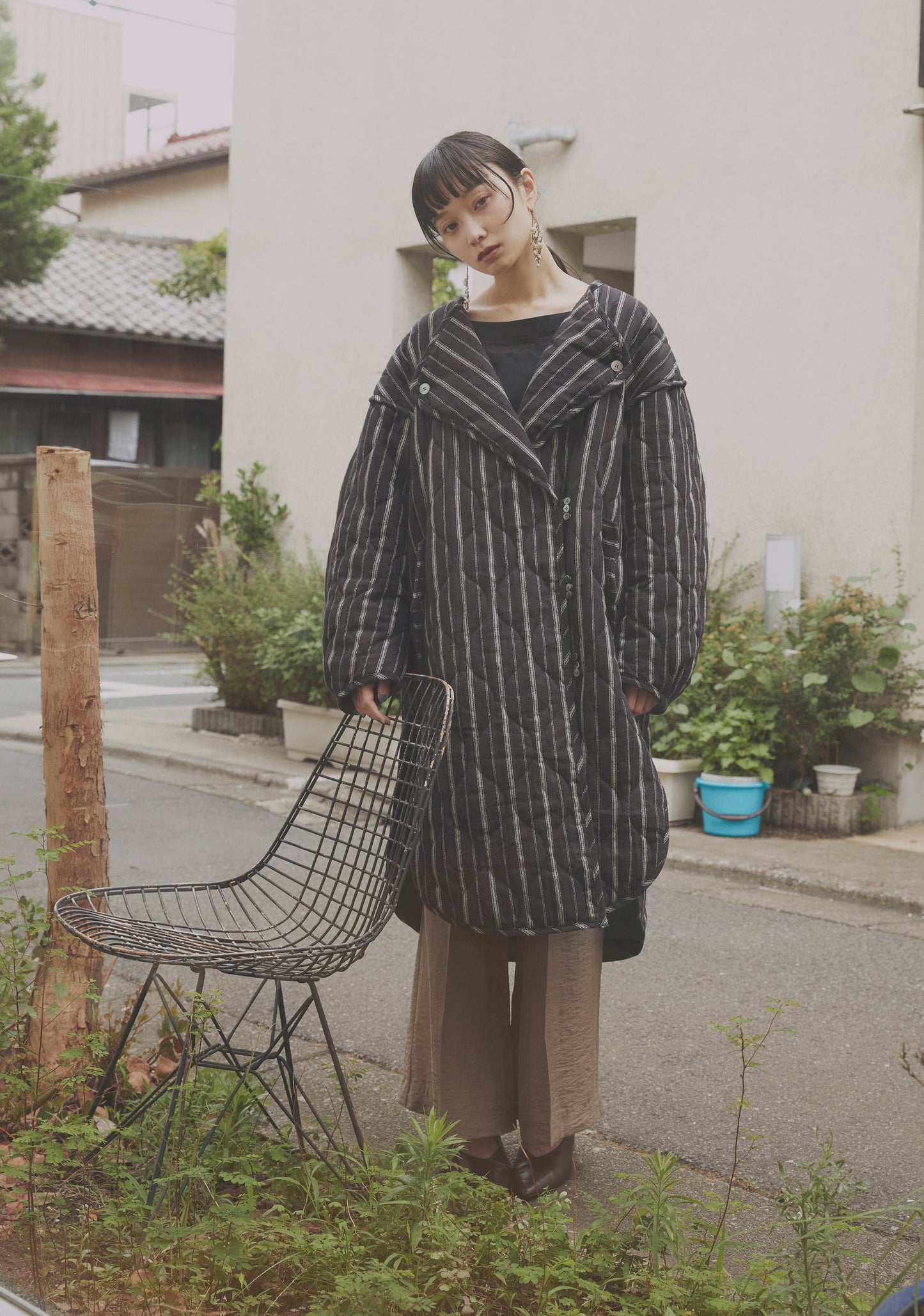 stripe quilt over jacket (black)