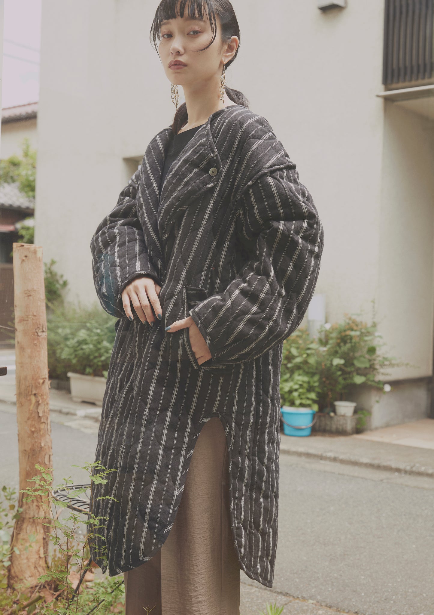 stripe quilt over jacket (black)